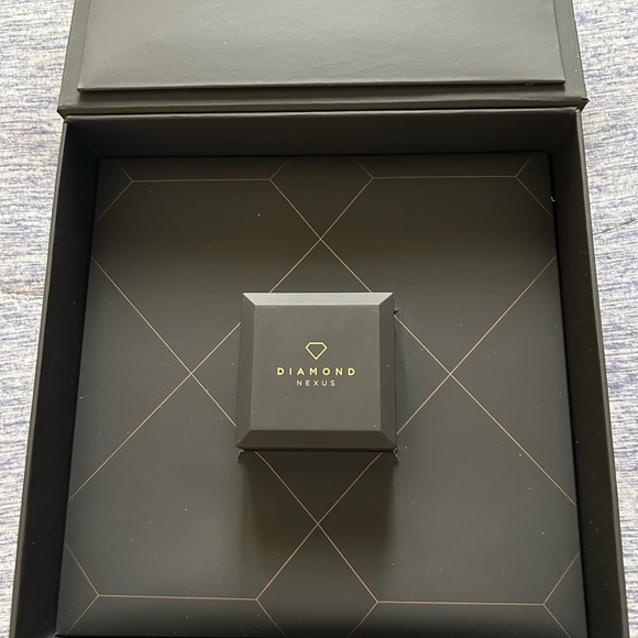 Engagement Women’s Ring size 9 14k White Gold Wedding - Picture 8 of 9